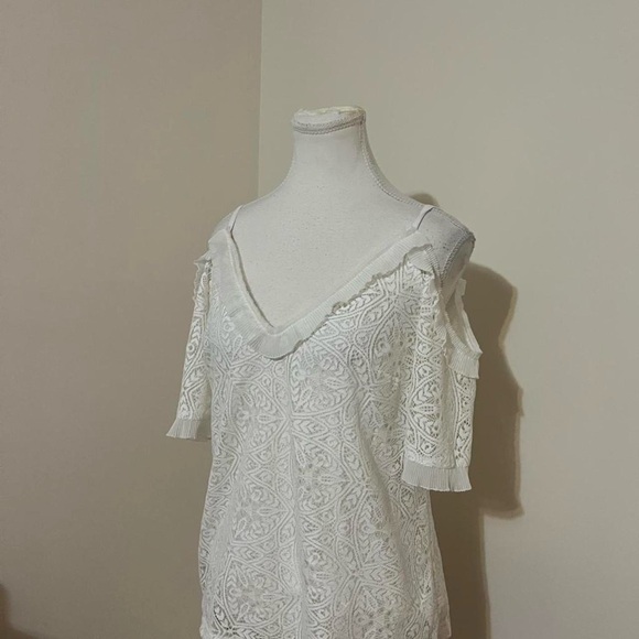 White House Black Market Cream Lace Cold-Shoulder V-Neck Top - Picture 4 of 8